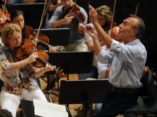 Claudio Abbado in rehearsal with the Lucerne Festival Orchestra, 2008