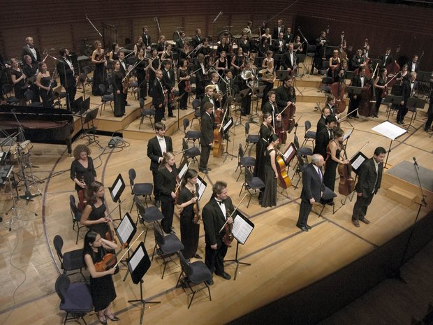 The Lucerne Festival Academy Orchestra and Pierre Boulez premiere a new work by Dai Fujikura, 2005