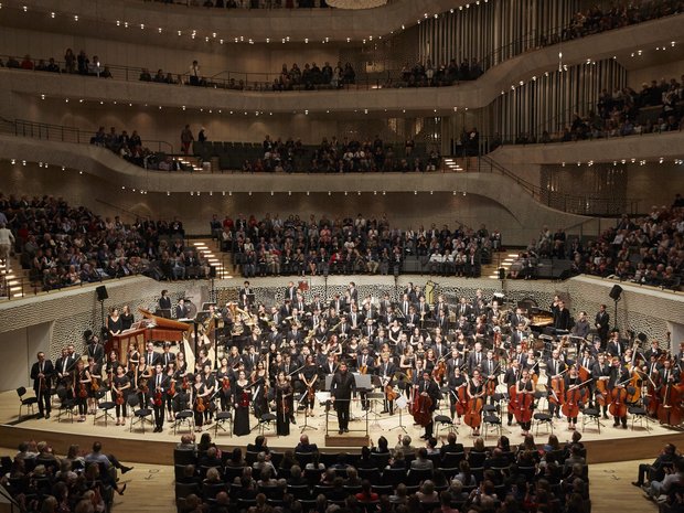 The Orchestra of the Lucerne Festival Academy performs in the Elbphilharmonie, 2017
