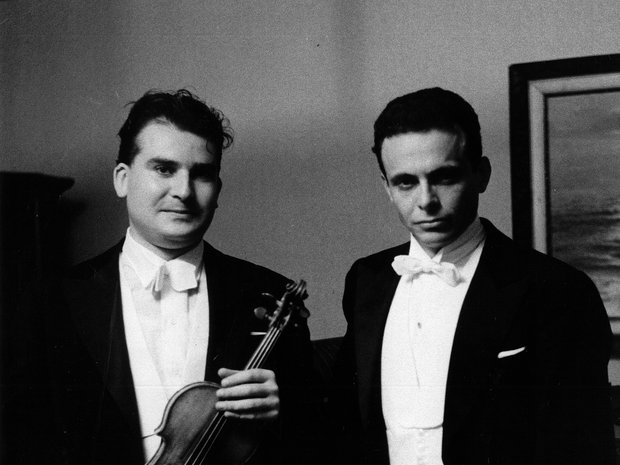 Christian Ferras und Lorin Maazel nach der Aufführung von Bergs Violinkonzert (1960) © Archiv Lucerne Festival