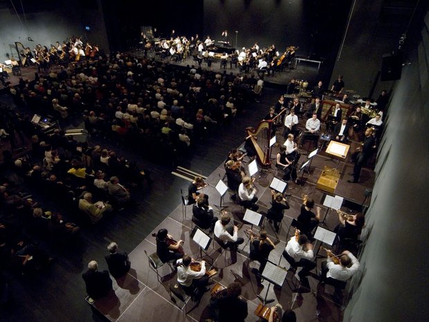 Performance of "Gruppen" with Lin Liao, Pablo Heras-Casado, and Kevin John Edusei conducting, 2007