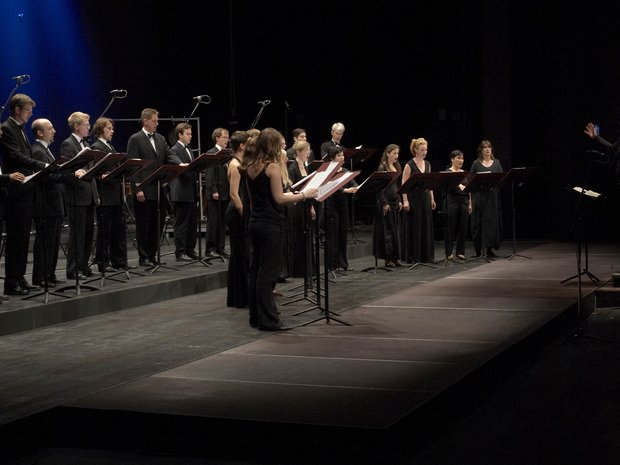 In keeping with the Festival theme of “Language,” 24 singers are invited to take part in the Academy, pictured here in concert with conductor Daniel Reuss, 2006