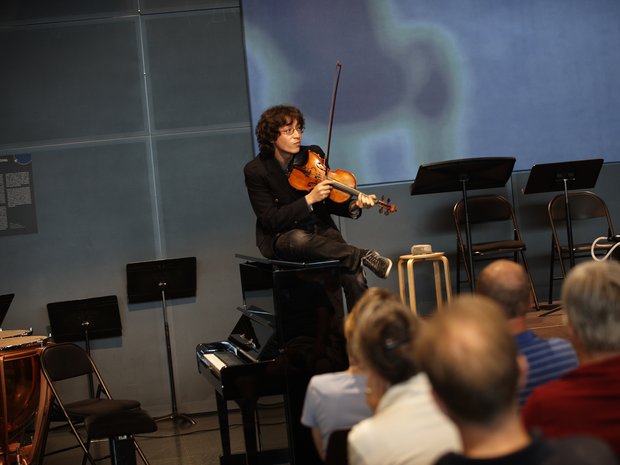 Solo improvisation by Lucerne Festival Academy participant Jeffrey Young at an "Open Stage" event, 2011